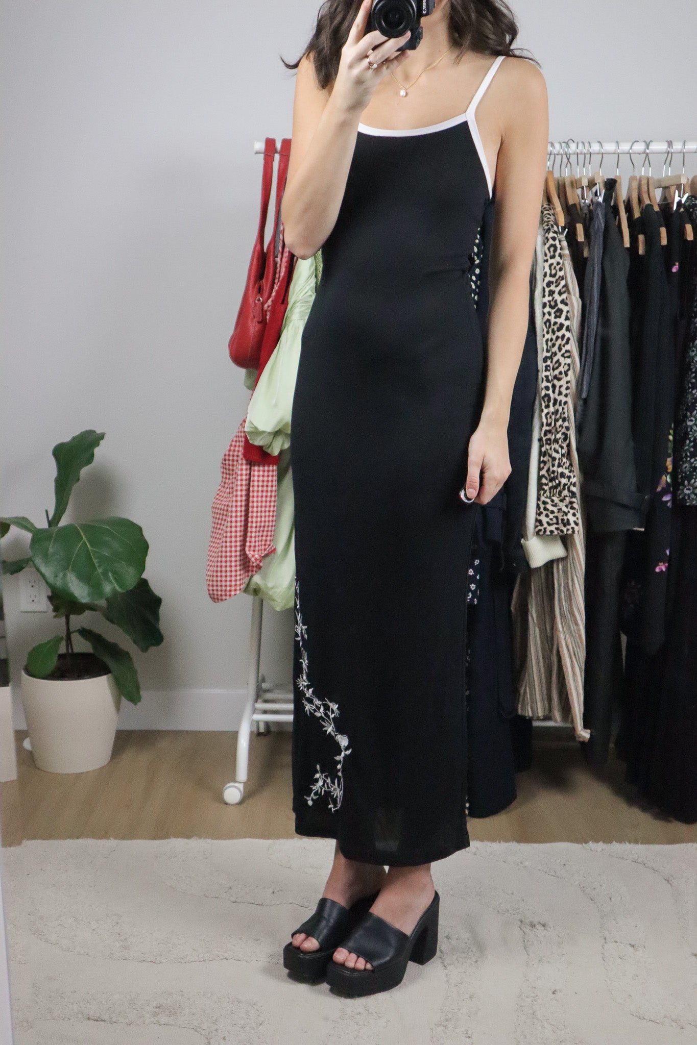 Made in Canada x Vintage x Contrast Floral Mesh Maxi Dress (XS-S)