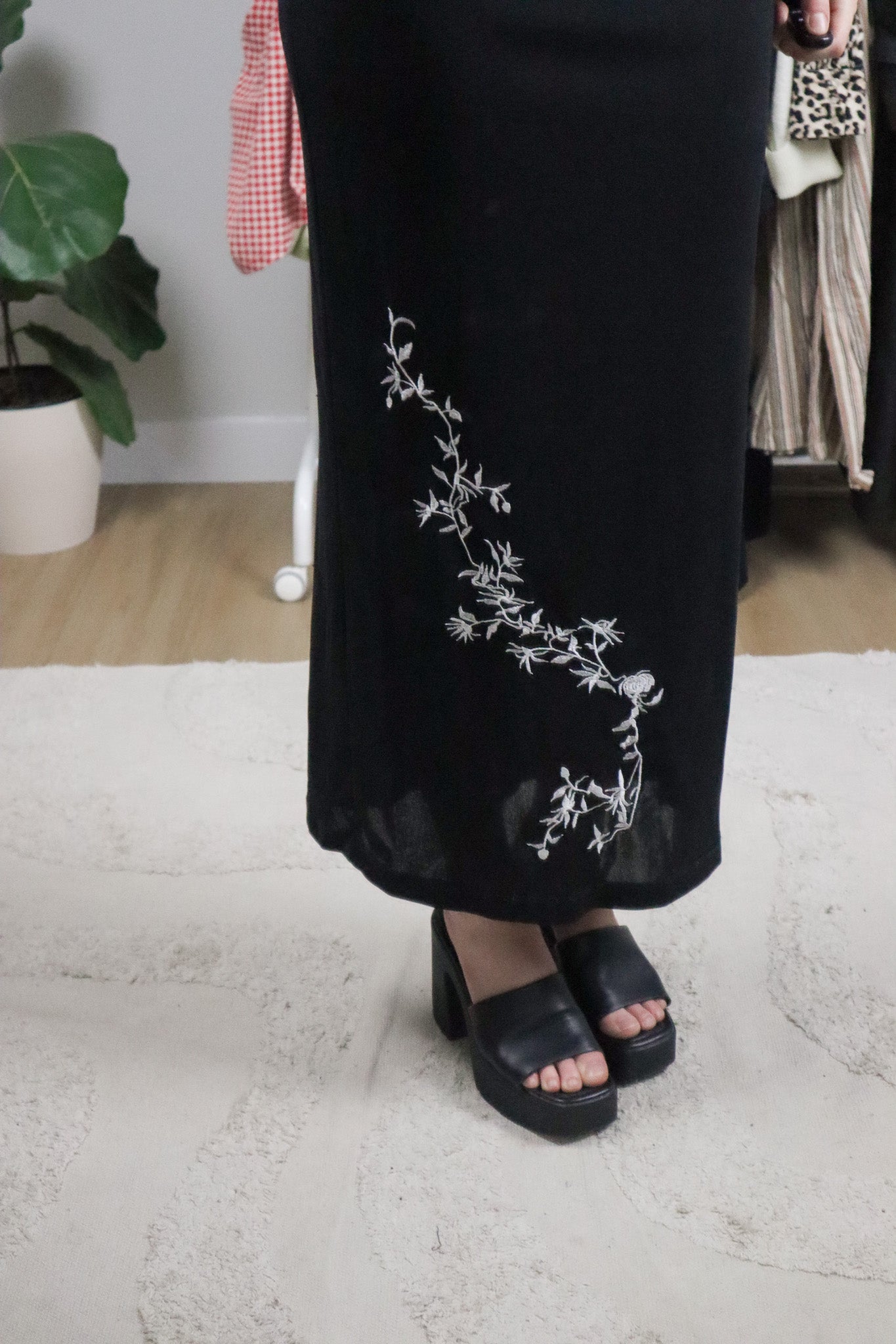 Made in Canada x Vintage x Contrast Floral Mesh Maxi Dress (XS-S)