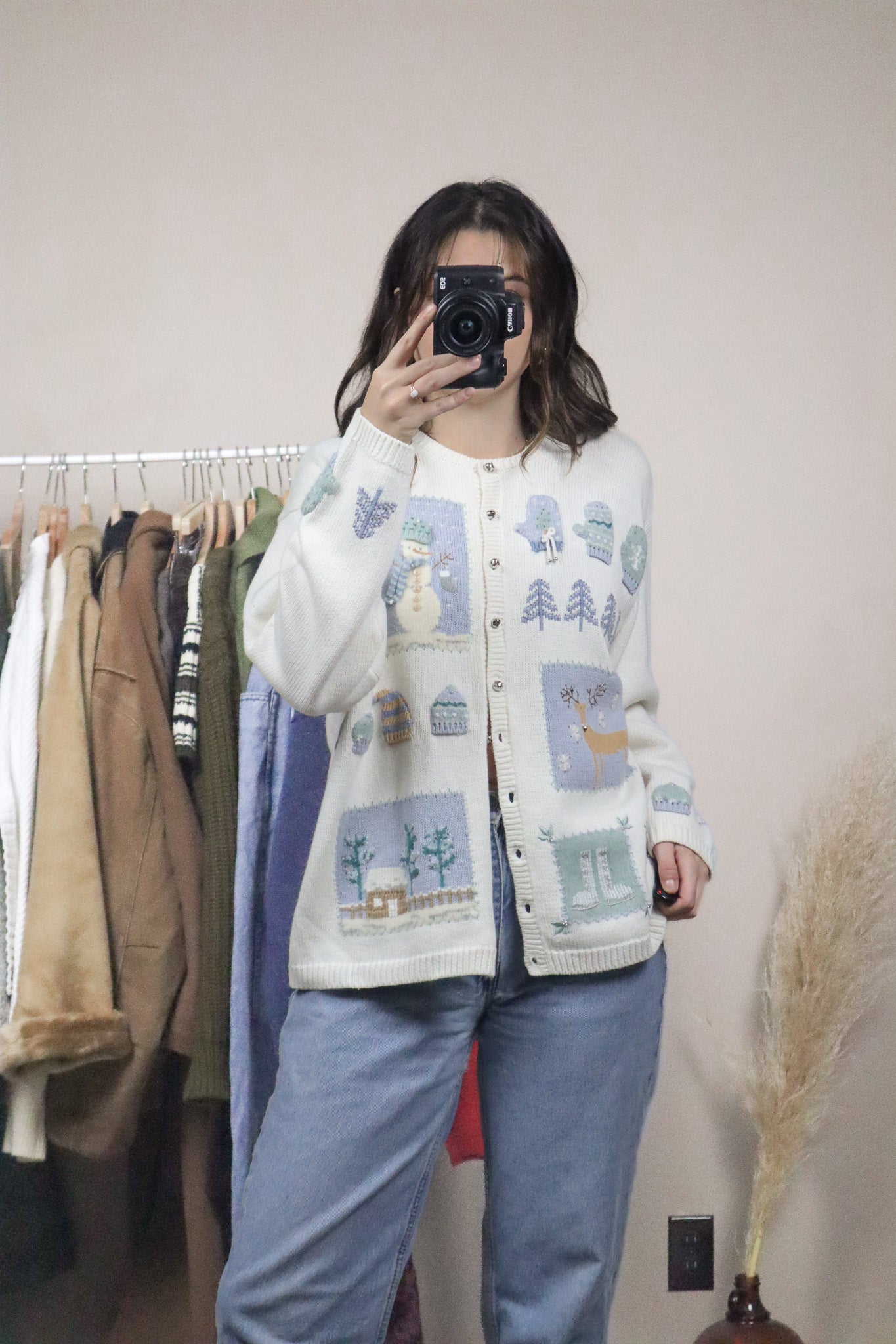 Vintage x Embroidered/Beaded Christmas Graphic Cardigan (M)