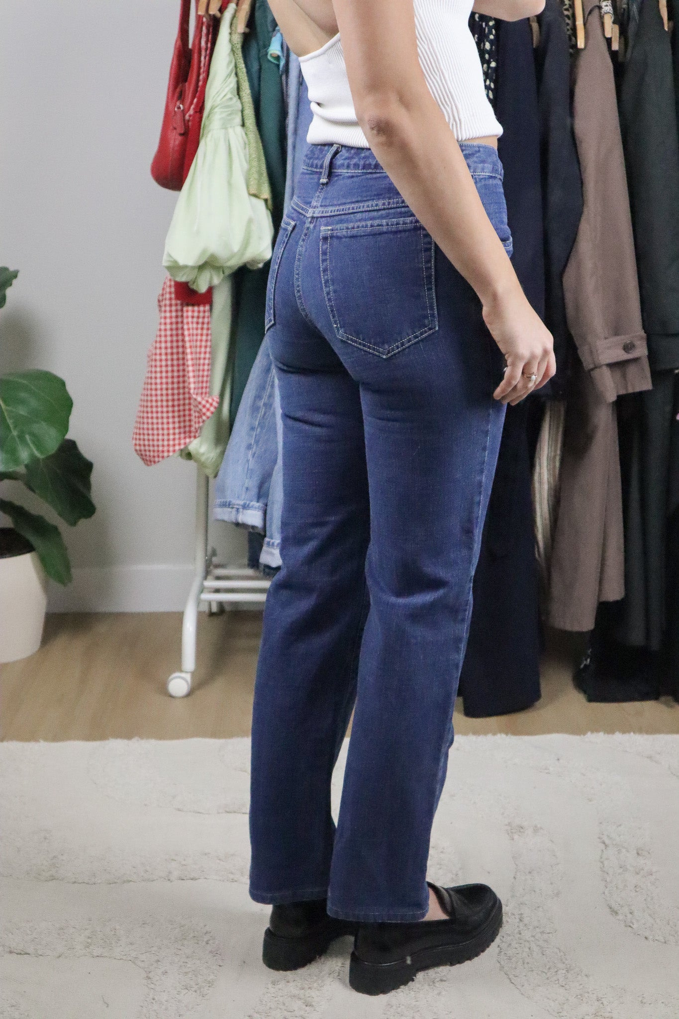 Made in Korea x Vintage x Guess Jeans (2/4)