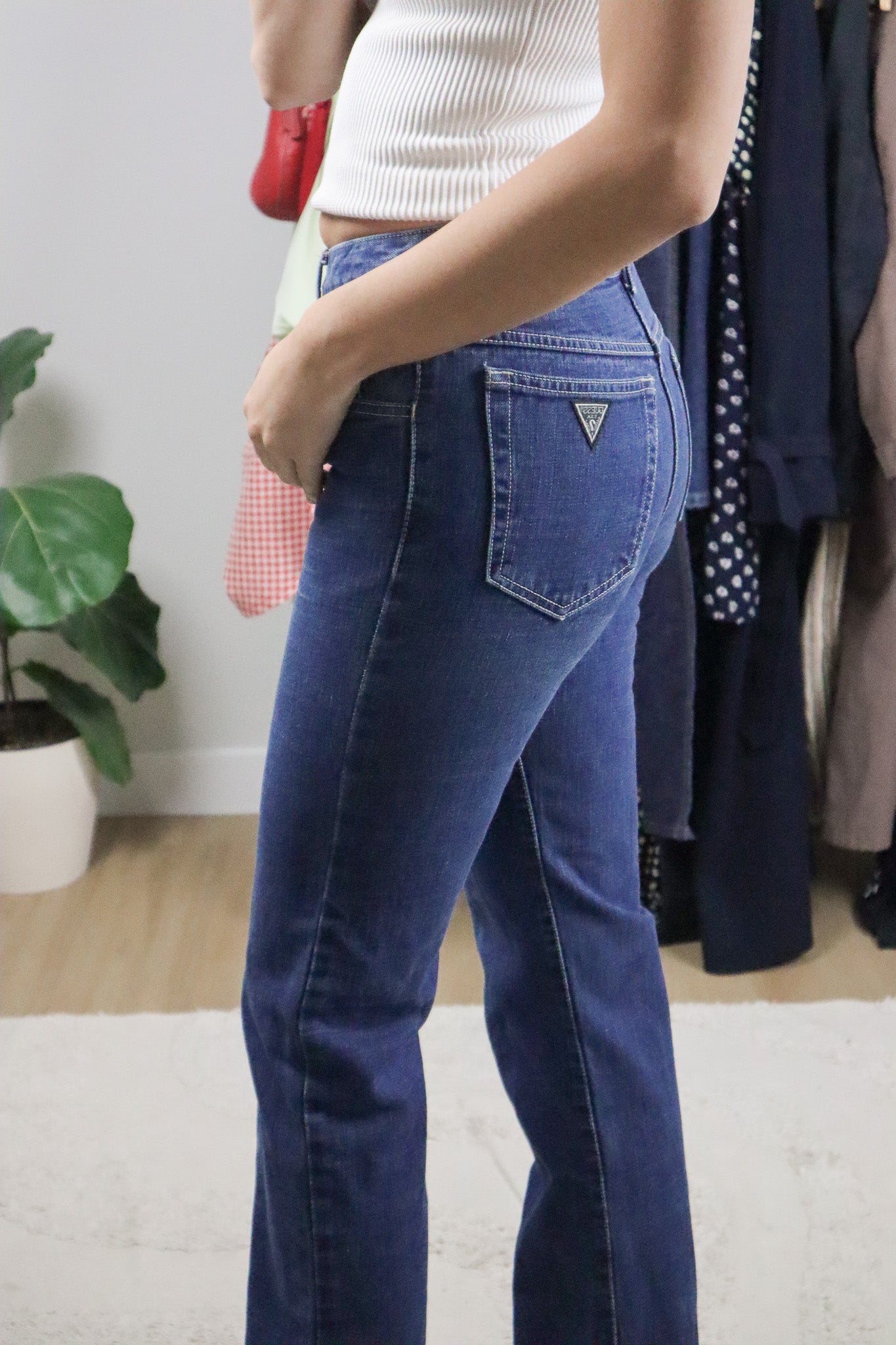 Made in Korea x Vintage x Guess Jeans (2/4)