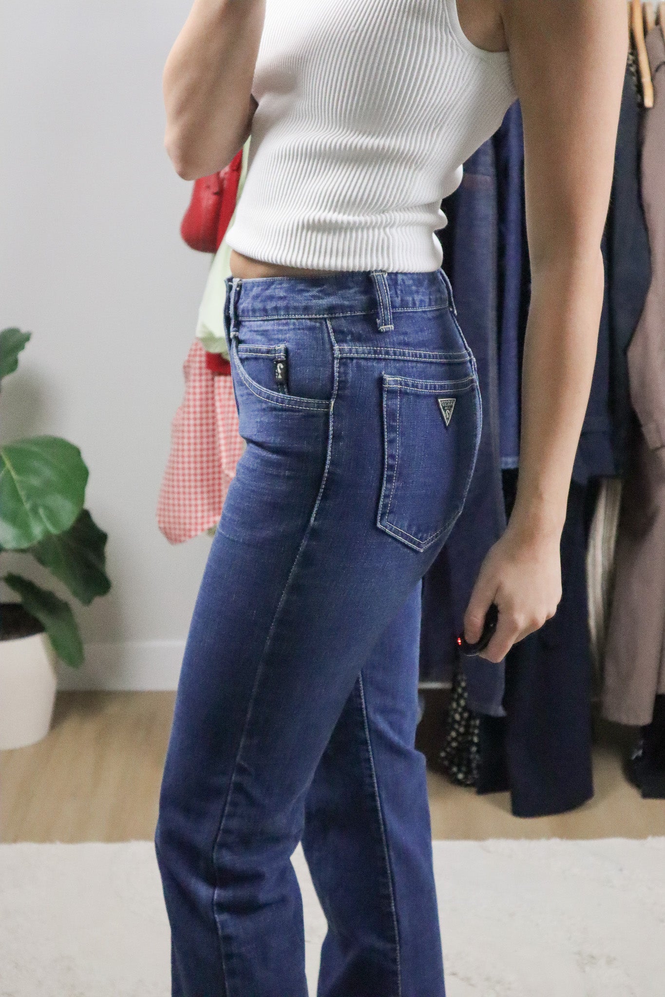 Made in Korea x Vintage x Guess Jeans (2/4)