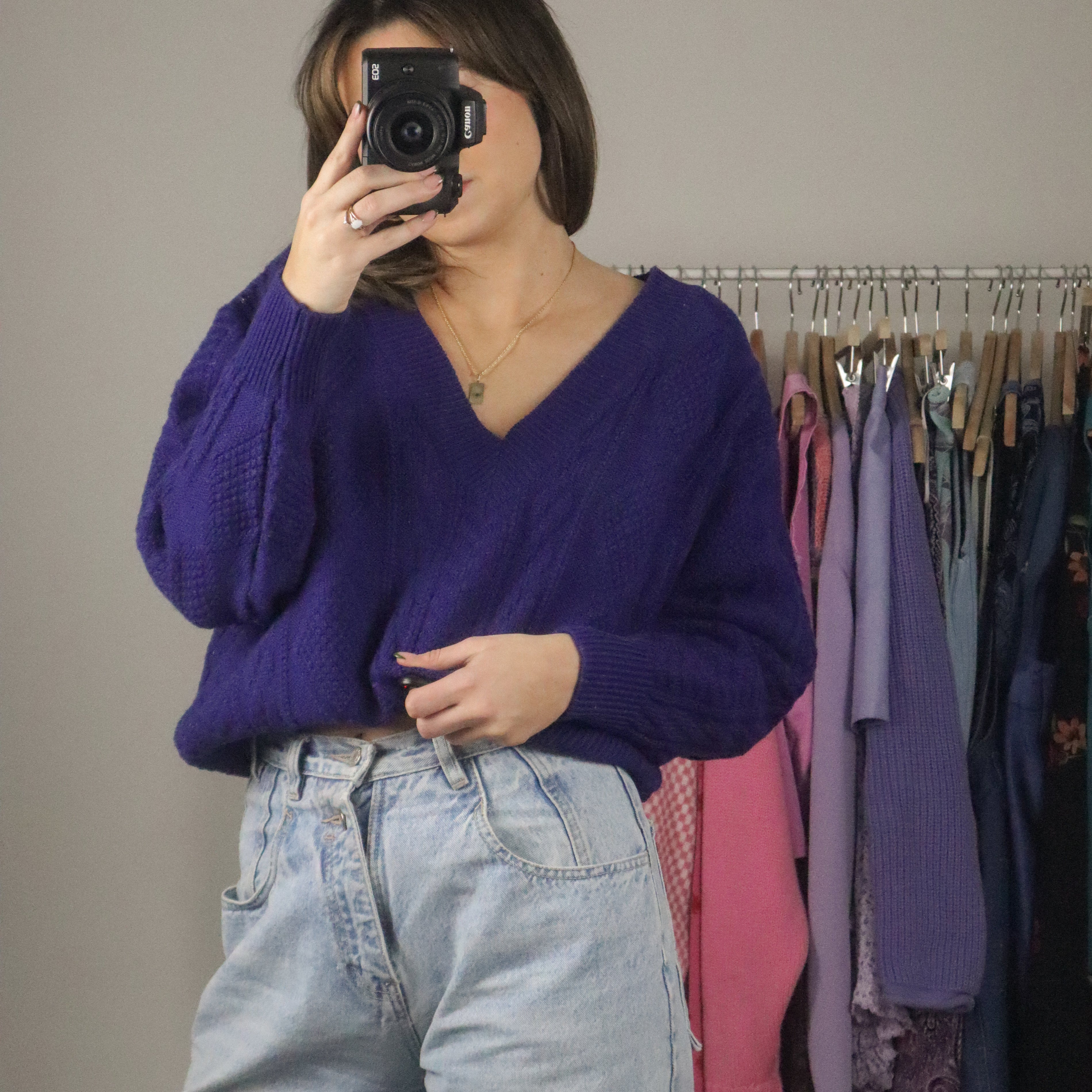Vintage x Cropped Wool-Blend V-Neck Sweater (M)