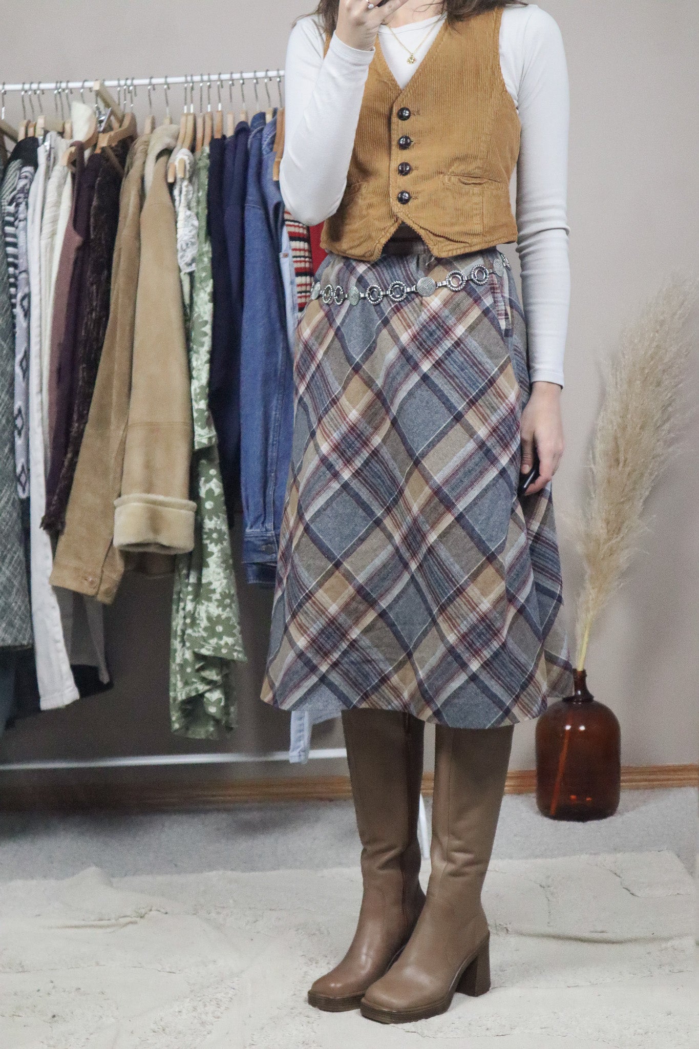 Vintage x 1970s Wool Blend Plaid Midi Skrit (2)