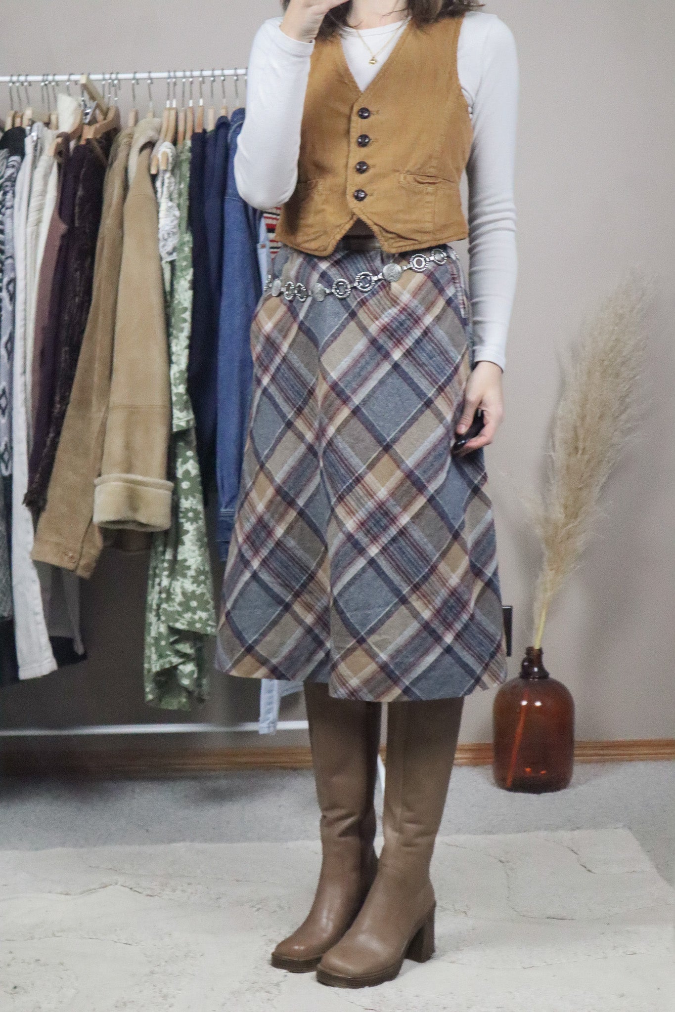 Vintage x 1970s Wool Blend Plaid Midi Skrit (2)