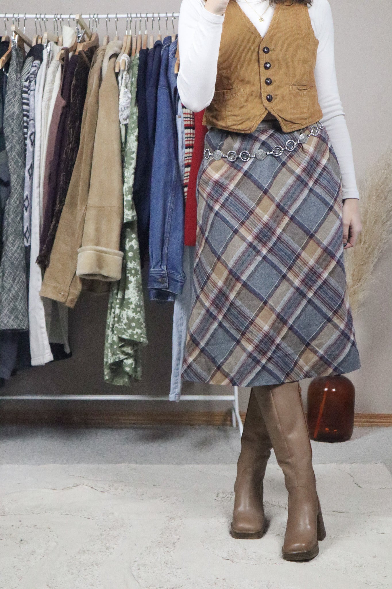 Vintage x 1970s Wool Blend Plaid Midi Skrit (2)