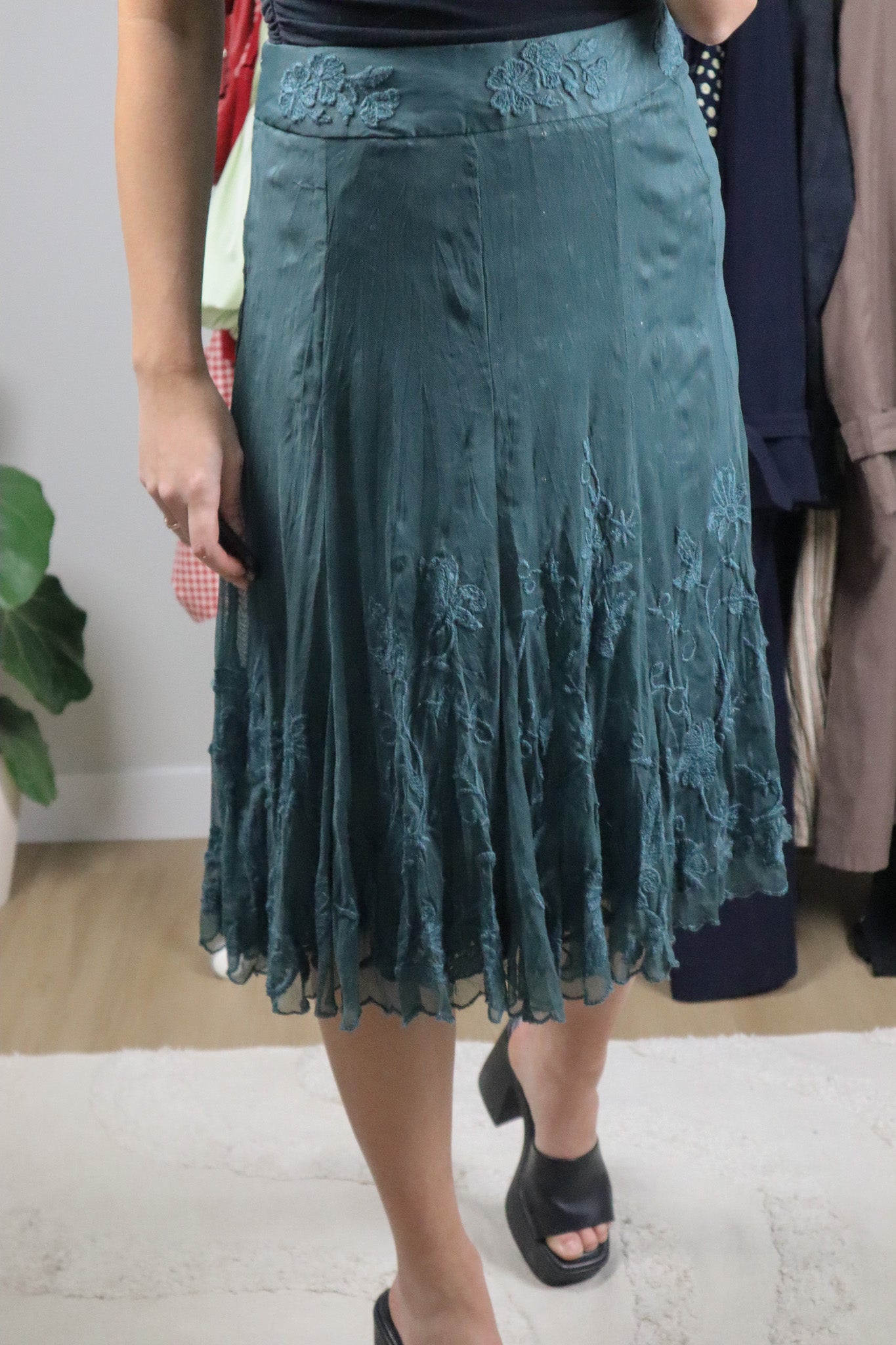Vintage x Lace Midi Skirt (12)