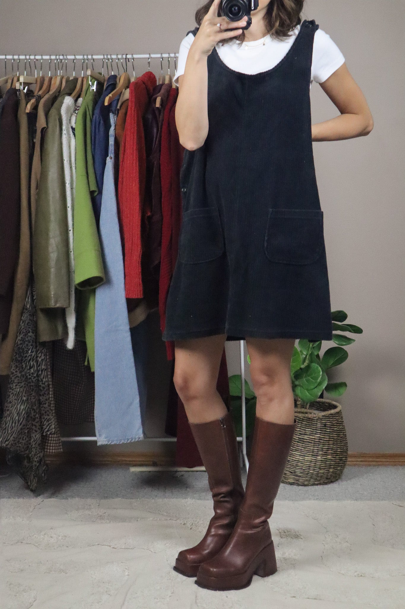 Made in Canada x Vintage x Corduroy Dress (XL)