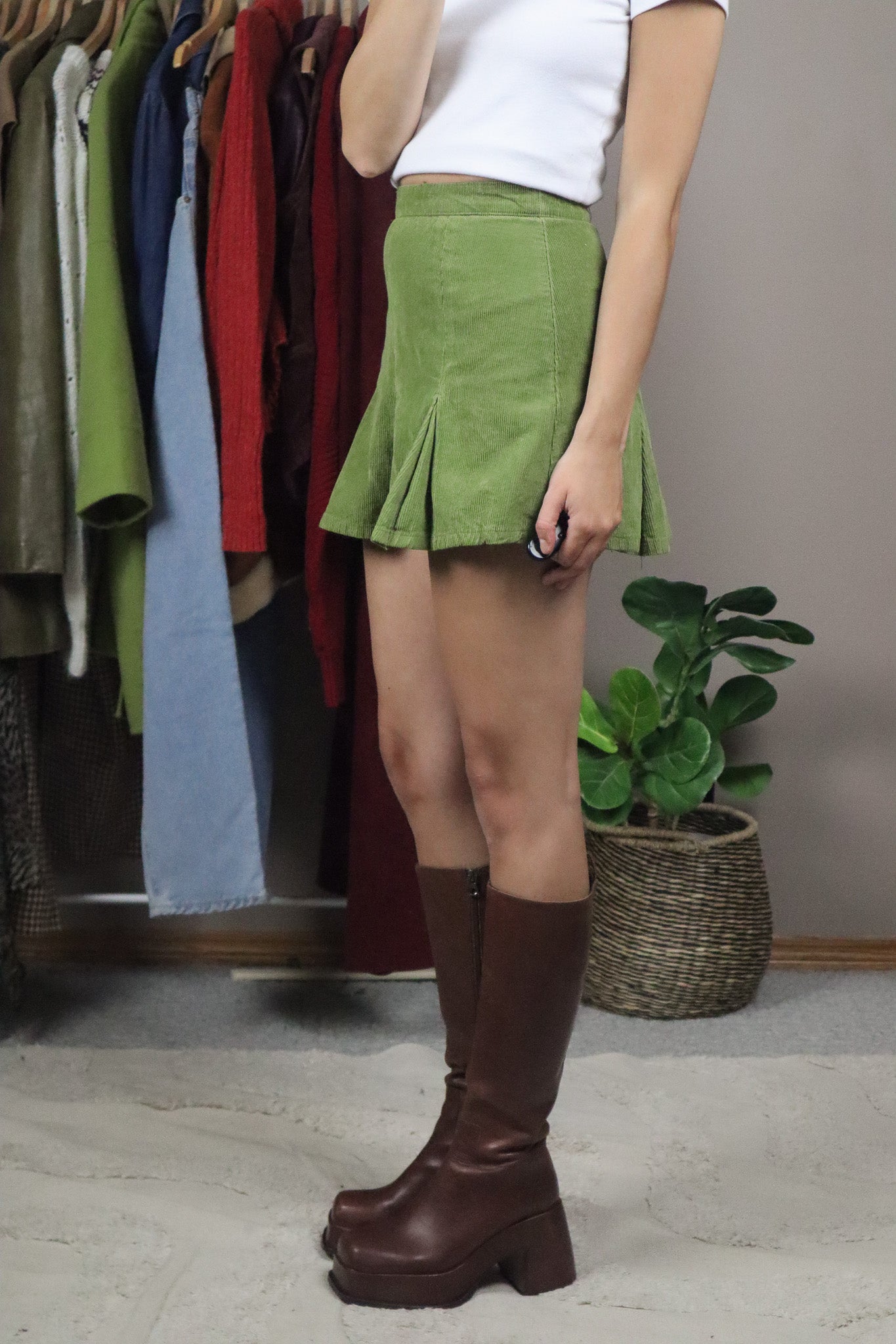 Modern x Corduroy Mini Skirt (XS)